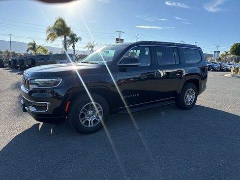 Used 2023 Jeep Wagoneer 2WD image 3