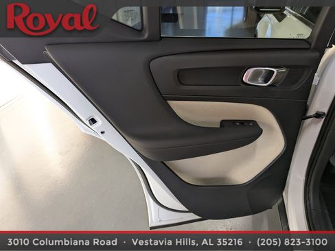 Used 2023 Volvo XC40 B5 Plus w/ Protection Package Premier image 14