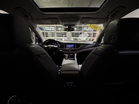 Used 2021 Buick Enclave Essence image 19