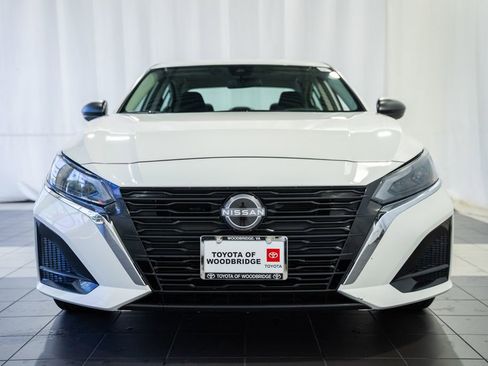Used 2025 Nissan Altima 2.5 SV AWD/4WD image 2