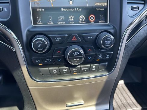 Used 2016 Jeep Grand Cherokee Overland AWD/4WD image 15