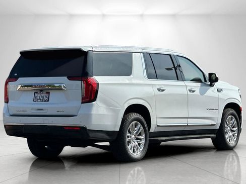 Used 2023 GMC Yukon XL SLT RWD image 3