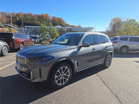New 2026 BMW X5 xDrive50e w/ Climate Comfort Package AWD/4WD image 8