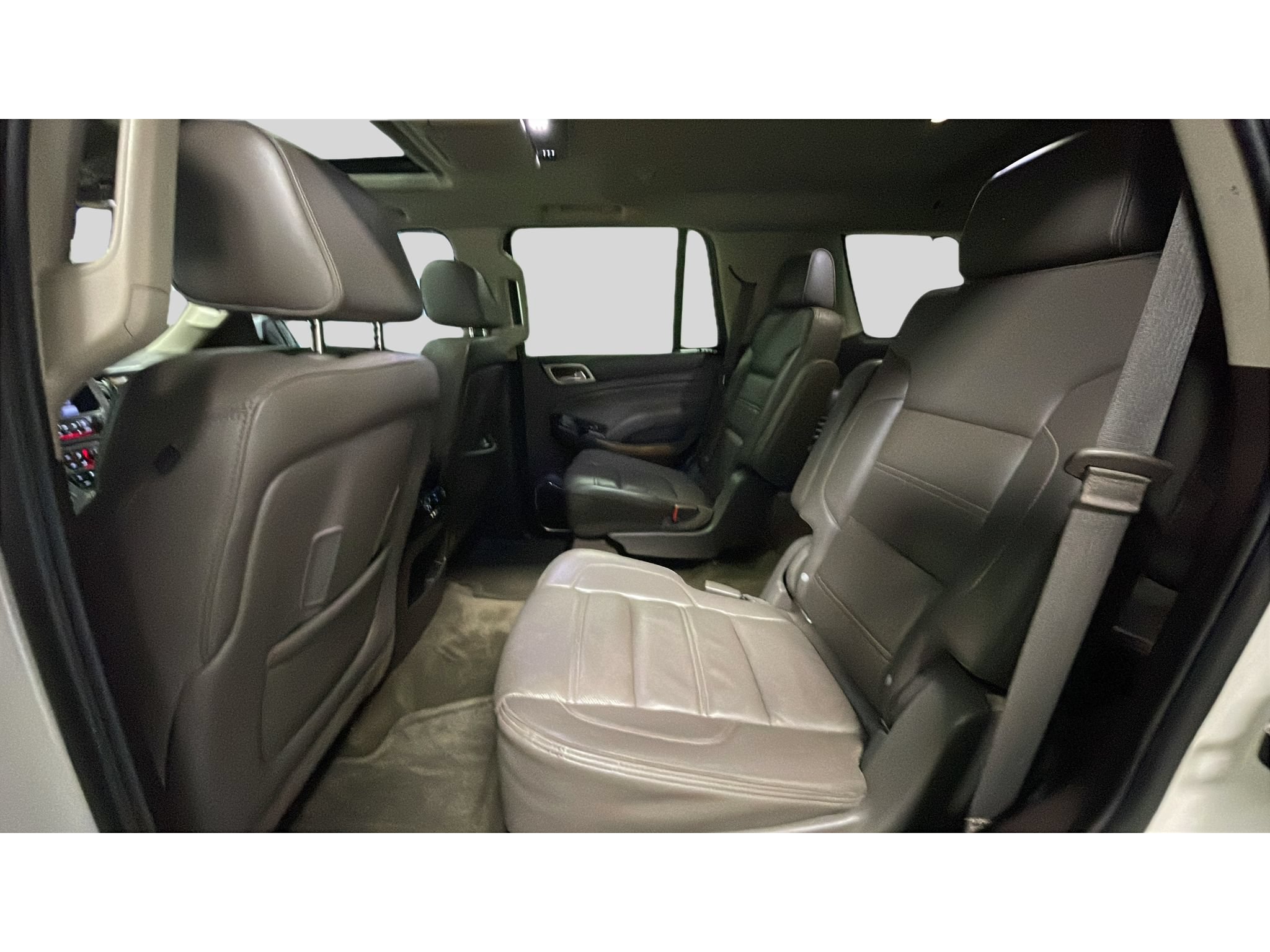 Used 2015 GMC Yukon Denali w/ Open Road Package AWD/4WD image 16
