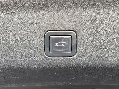 Used 2021 Chevrolet Tahoe LT image 15