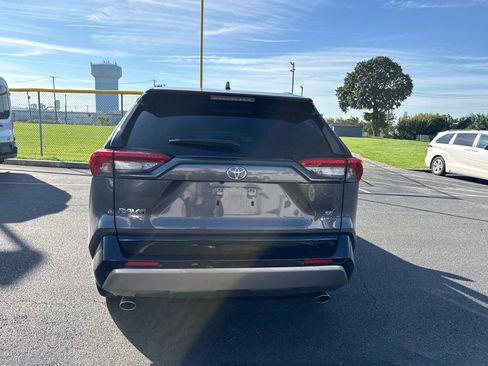 Used 2025 Toyota RAV4 SE w/ Convenience Package AWD/4WD image 3