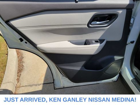 Certified 2023 Nissan Rogue SL w/ SL Premium Package AWD/4WD image 17