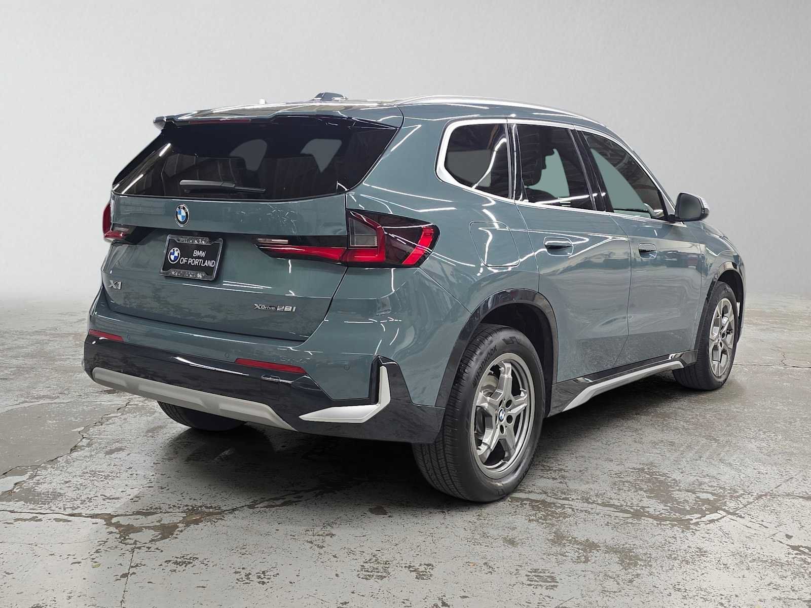 Used 2023 BMW X1 xDrive28i w/ Premium Package AWD/4WD image 3