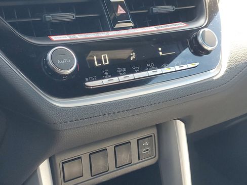 Certified 2024 Toyota Corolla Cross SE image 28