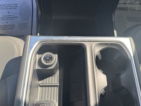 New 2025 Ford Expedition Active image 18