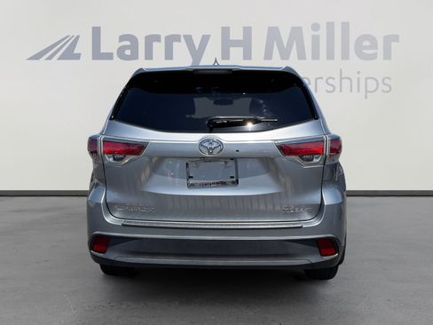 Used 2015 Toyota Highlander XLE AWD/4WD image 4