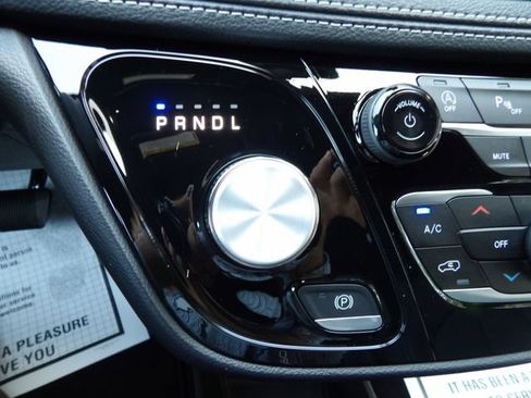 New 2027 Chrysler Pacifica Select FWD image 27