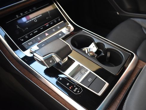 Used 2021 Audi Q8 Premium Plus w/ Premium Plus Package image 40