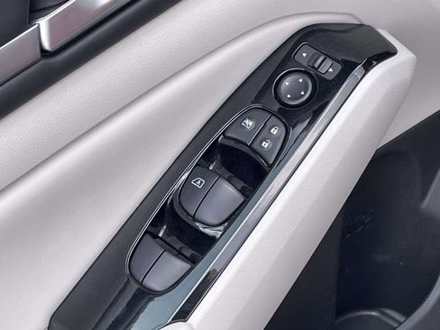 Used 2023 Nissan Altima 2.5 SV image 15