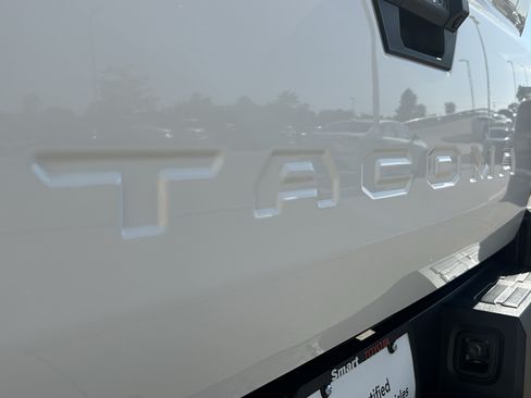 Certified 2025 Toyota Tacoma SR5 AWD/4WD image 8