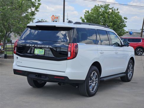 New 2026 Ford Expedition Active RWD image 4