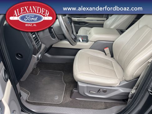 Used 2019 Ford Expedition Limited w/ Equipment Group 302A RWD image 9