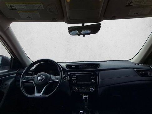 Used 2017 Nissan Rogue SV FWD image 14