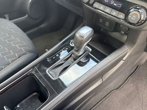 Used 2021 Nissan Kicks SR FWD image 18