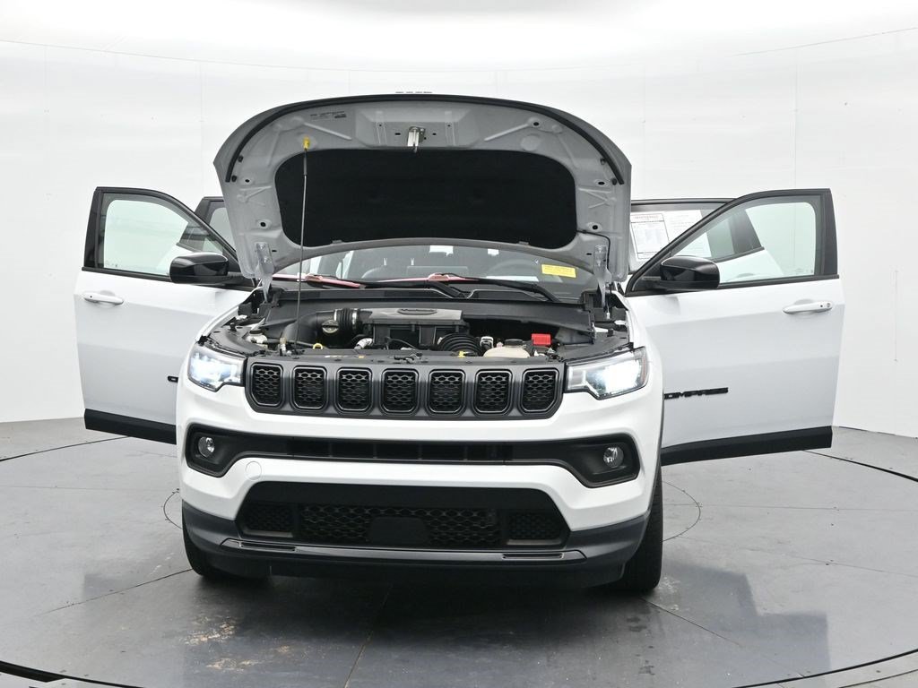 Used 2023 Jeep Compass Latitude AWD/4WD image 35