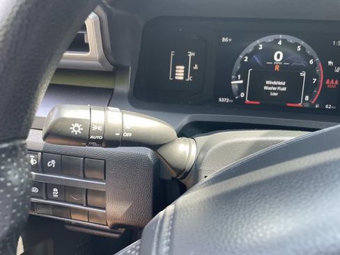 Used 2025 Toyota Tacoma SR5 AWD/4WD image 32