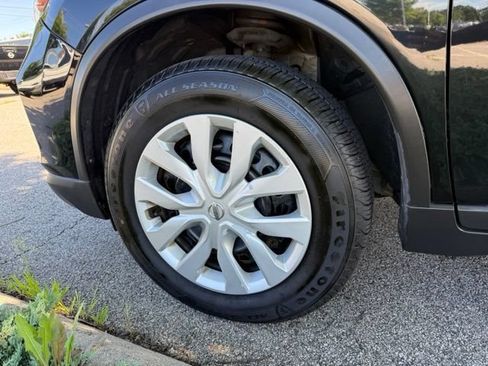Used 2017 Nissan Rogue S AWD/4WD image 11