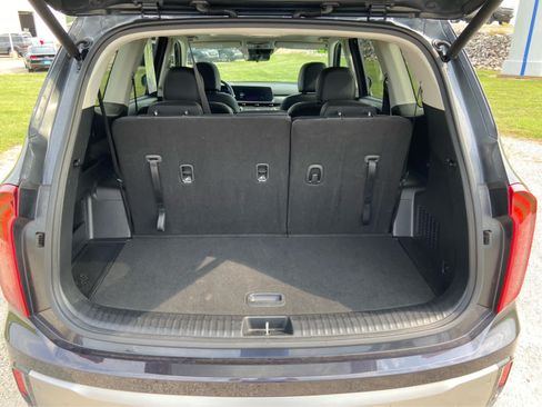 Used 2025 Kia Telluride S FWD image 7