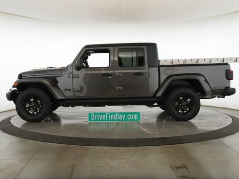 Used 2024 Jeep Gladiator Willys image 9