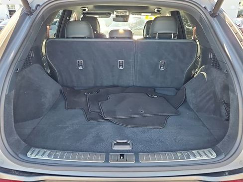 Used 2023 Genesis GV70 2.5T w/ Advanced Package image 17