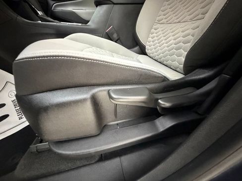 Used 2018 Chevrolet Equinox LS AWD/4WD image 42