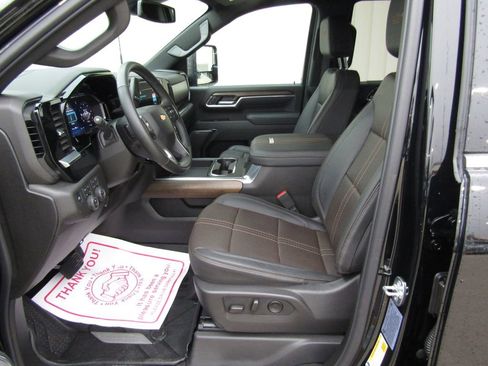 Used 2026 Chevrolet Silverado 3500 High Country image 28