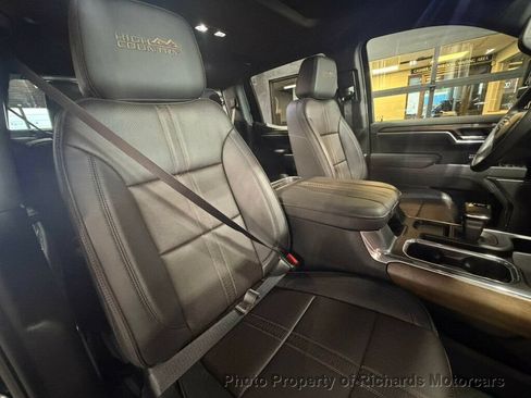 Used 2025 Chevrolet Silverado 1500 High Country w/ High Country Premium Package AWD/4WD image 22