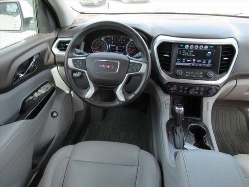 Used 2018 GMC Acadia SLT image 13