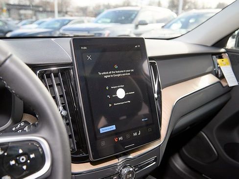 New 2026 Volvo XC60 B5 Plus w/ Climate Package image 15