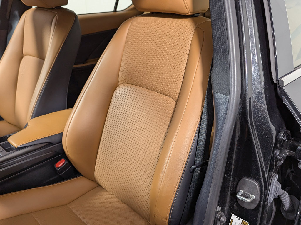 Used 2021 Lexus IS 300 AWD image 14