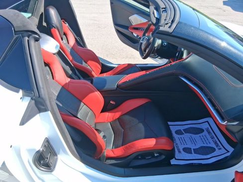 Used 2021 Chevrolet Corvette Stingray Premium Conv w/ Z51 Performance Package RWD image 16