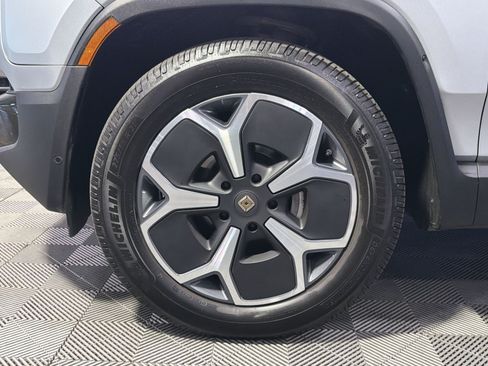 Used 2024 Rivian R1T Adventure AWD/4WD image 17