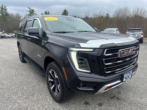 Used 2025 GMC Yukon XL AT4 AWD/4WD image 8