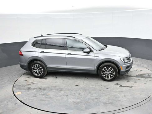 Used 2020 Volkswagen Tiguan SE AWD/4WD image 19
