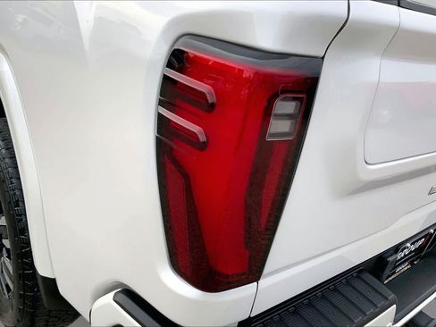 Used 2024 GMC Sierra 2500 Denali Ultimate AWD/4WD image 29