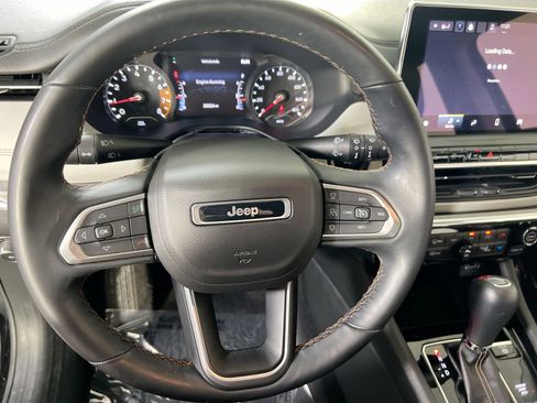 Used 2022 Jeep Compass Limited image 11