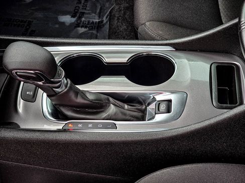 Certified 2025 Chevrolet Malibu LT image 28