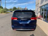 Used 2018 Chrysler Pacifica Touring-L image 6