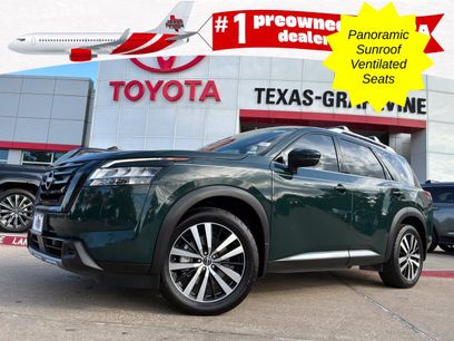 Used 2023 Nissan Pathfinder Platinum w/ Black Appearance Package