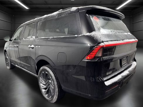 New 2025 Lincoln Navigator L Reserve w/ Jet Appearance Package image 3