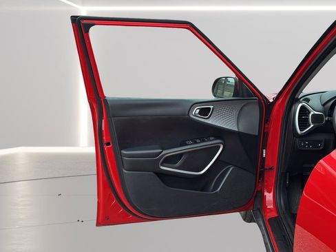 Used 2022 Kia Soul LX w/ Technology Package FWD image 11