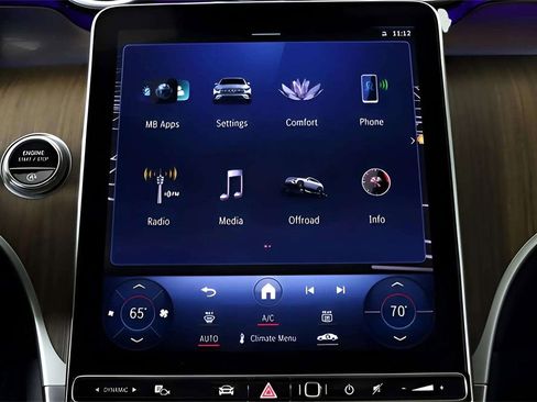 Used 2024 Mercedes-Benz GLC 300 4MATIC image 17