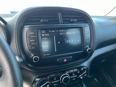 Used 2025 Kia Soul LX w/ LX Technology Package image 20
