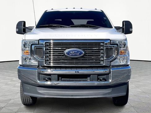Used 2022 Ford F350 XLT image 3