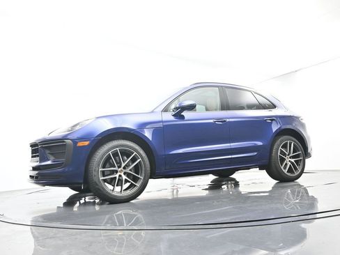 Certified 2024 Porsche Macan AWD/4WD image 46
